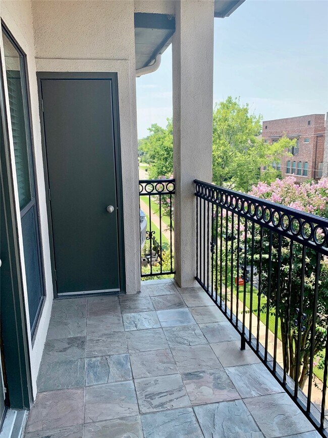 Building Photo - 1403 Rosedale St