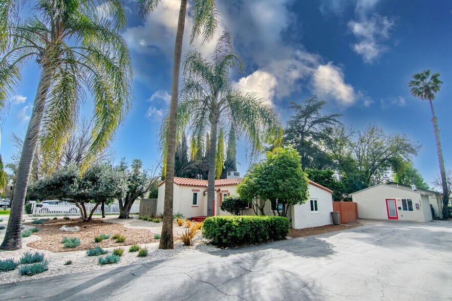 Building Photo - 15946 Hart St