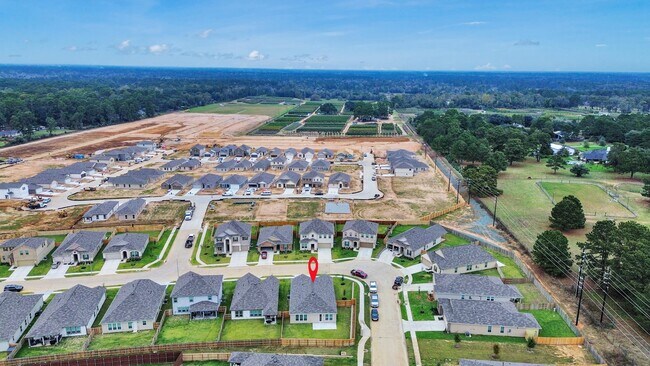 Building Photo - 18211 Dahlia Dale Dr