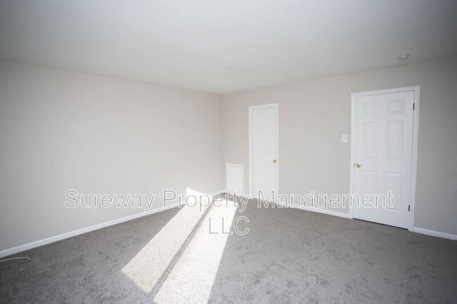 Building Photo - 171 Echelon Rd