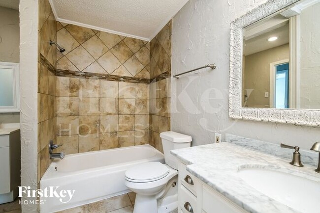 Building Photo - 1700 Scottsdale Dr