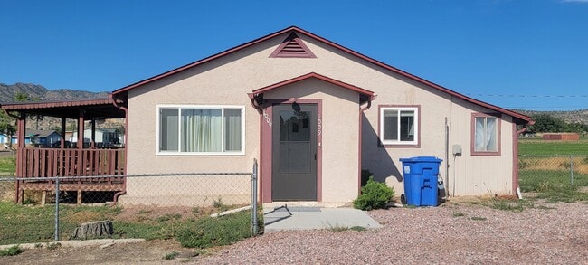 Primary Photo - 1009 Tennessee Ave