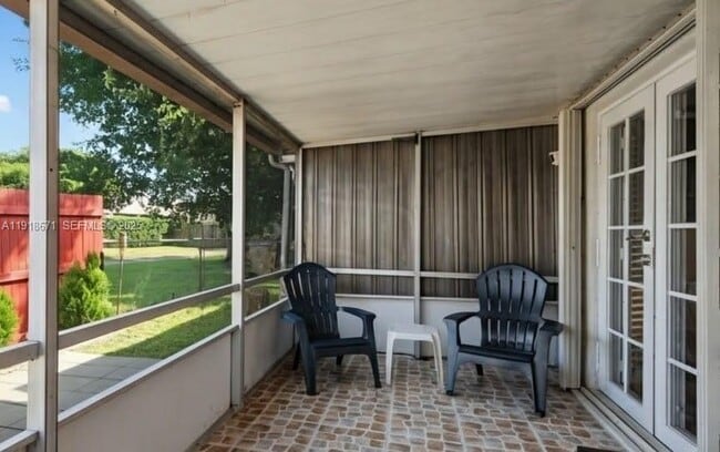 Building Photo - 8069 SW 19th Ct