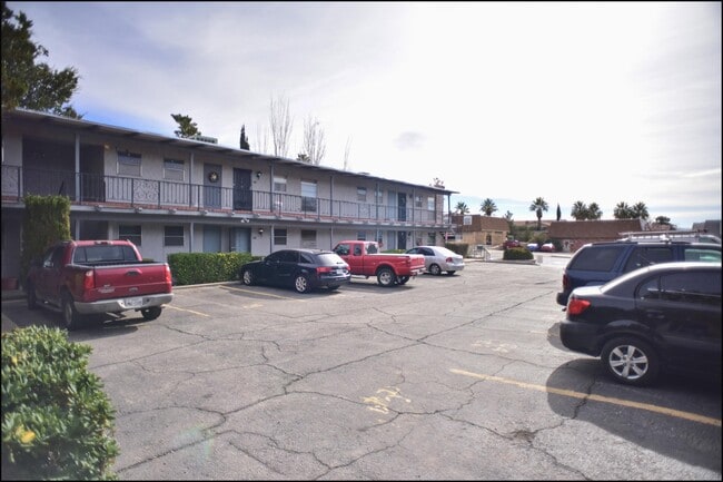 Building Photo - 6700 Escondido Dr