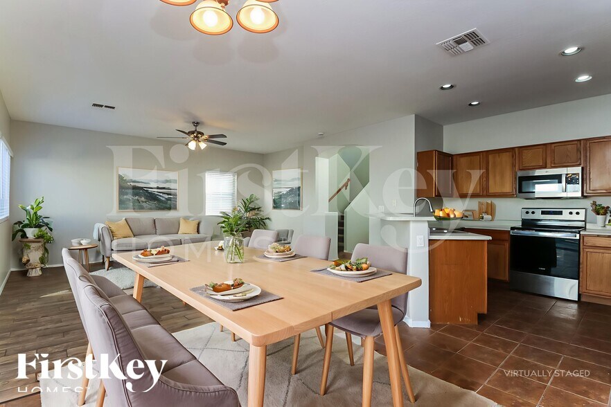 Building Photo - 3526 W Monte Way