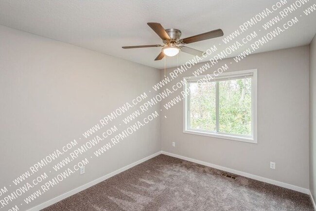 Building Photo - 260 Amberwood Dr