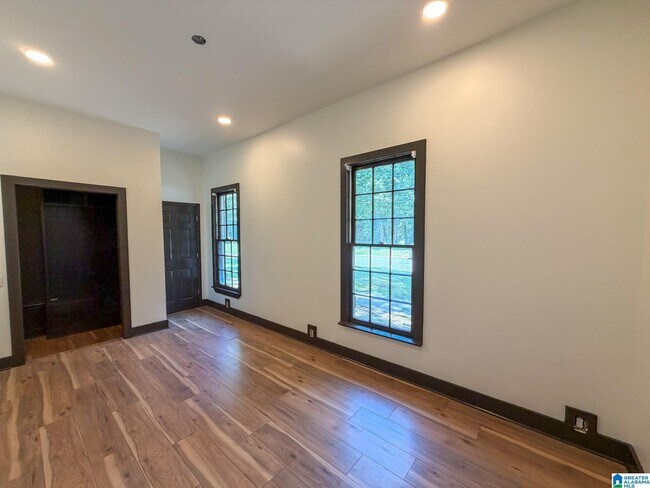 Building Photo - 649 Olde Towne Ln