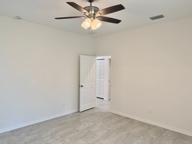 Building Photo - Brand New Home located in the heart of Tampa!