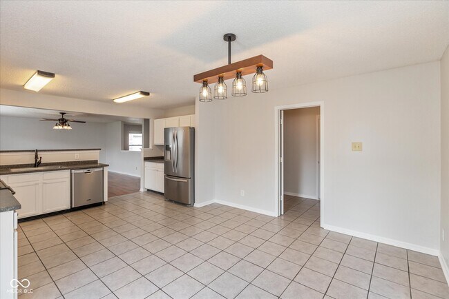 Building Photo - 2372 Cedarmill Dr