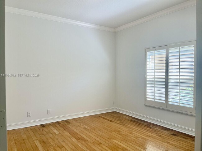 Building Photo - 11289 NW 65th Manor