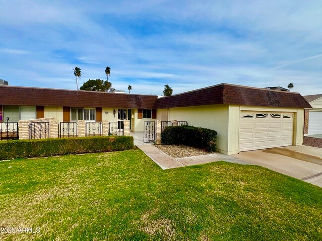 Building Photo - 10416 W Prairie Hills Cir