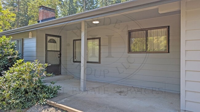 Building Photo - 13235 NW Pumpkin Ridge Rd