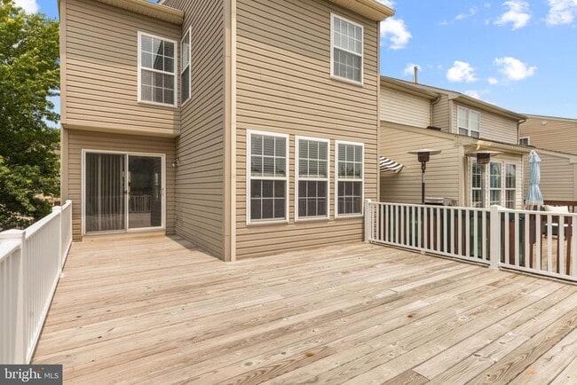 Building Photo - 302 Fox Trail