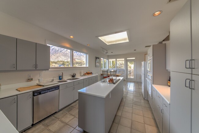 Building Photo - SANDIA HEIGHTS EXECUTIVE RENTAL 2+Story 3B...