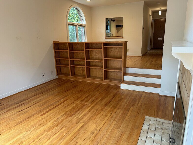 Built-in bookshelves for storage - 407 McCauley St
