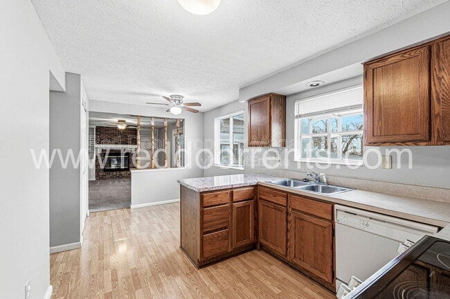 Building Photo - 8029 Cardinal Cove W