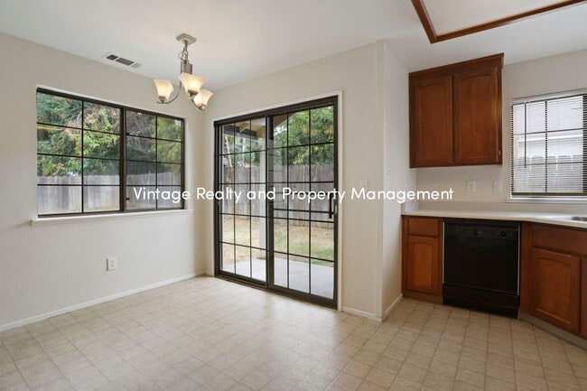 Building Photo - Back On The Rental Market Updated 3 Bedroo...