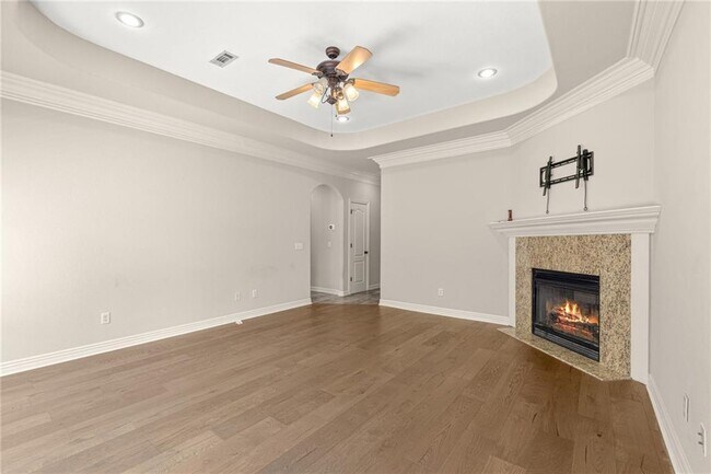 Building Photo - 621 Rockcliff Rd