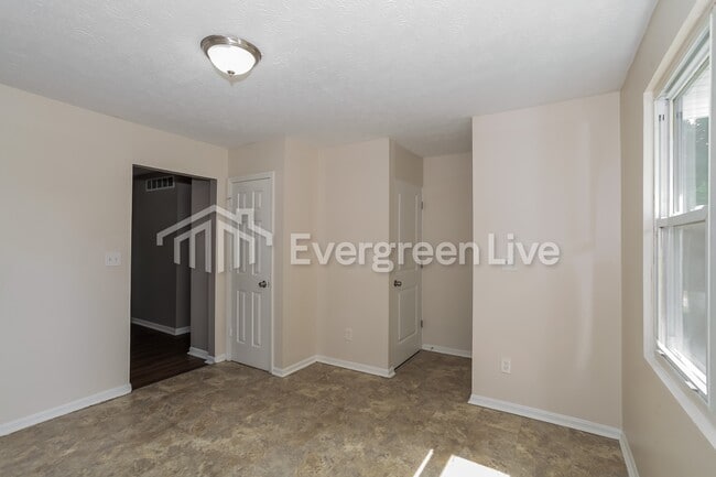 Building Photo - 2027 Highland Ave