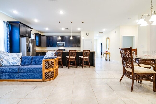 Building Photo - 520 Nogales Ct