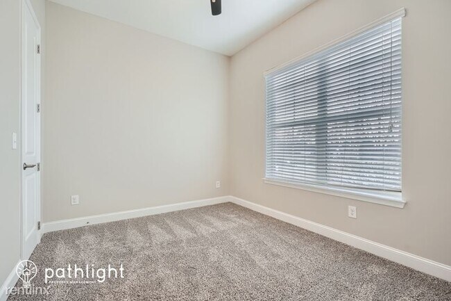 Building Photo - 3 br, 3 bath House - 1068 Moorewood Lane UNIT