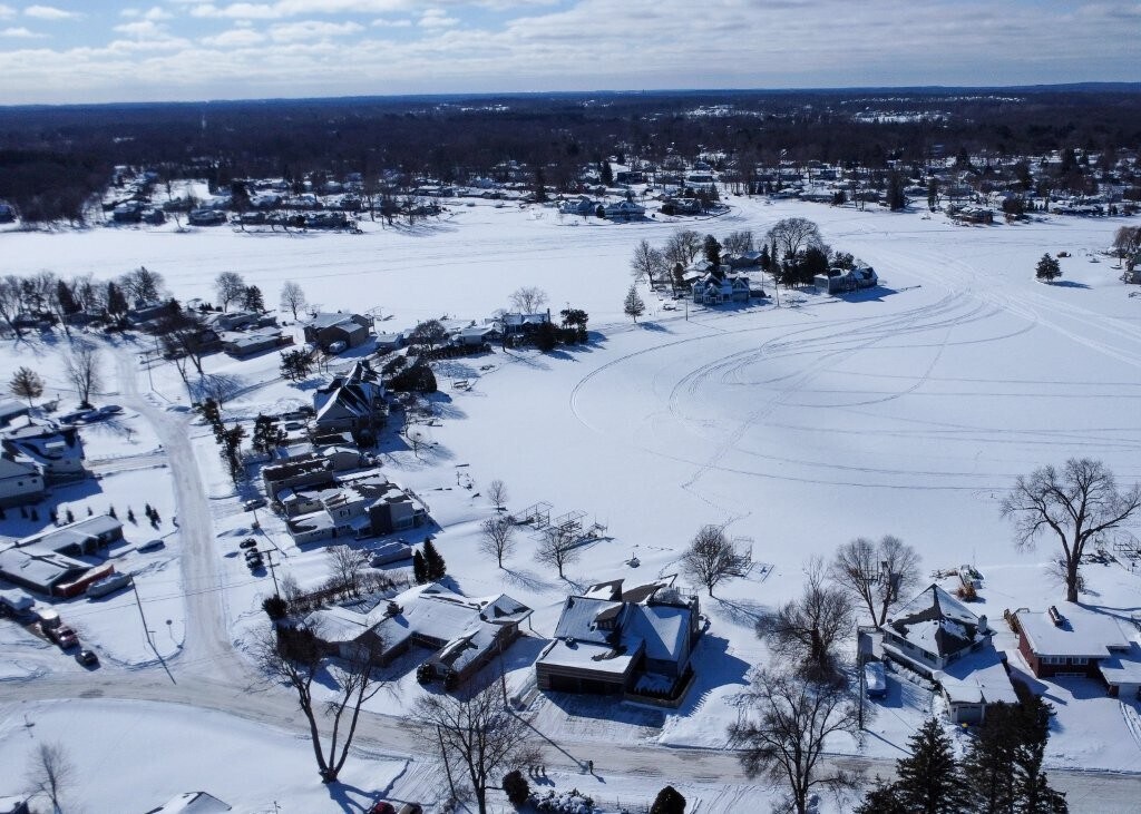 Aerial Lake - 504 Burgess Dr