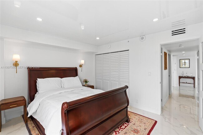 Building Photo - 19101 NE 36th Pl