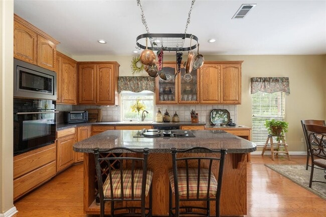 Building Photo - 391 Liberty Dr