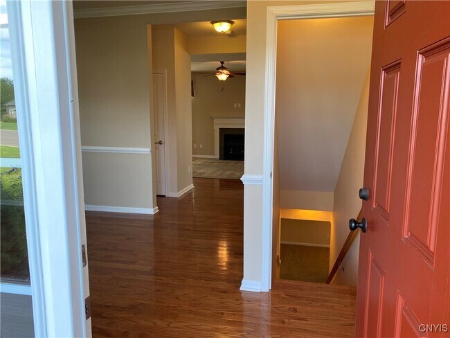Building Photo - 107 Shaker Heights