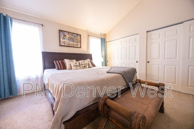 Building Photo - 16821 E Hialeah Ave