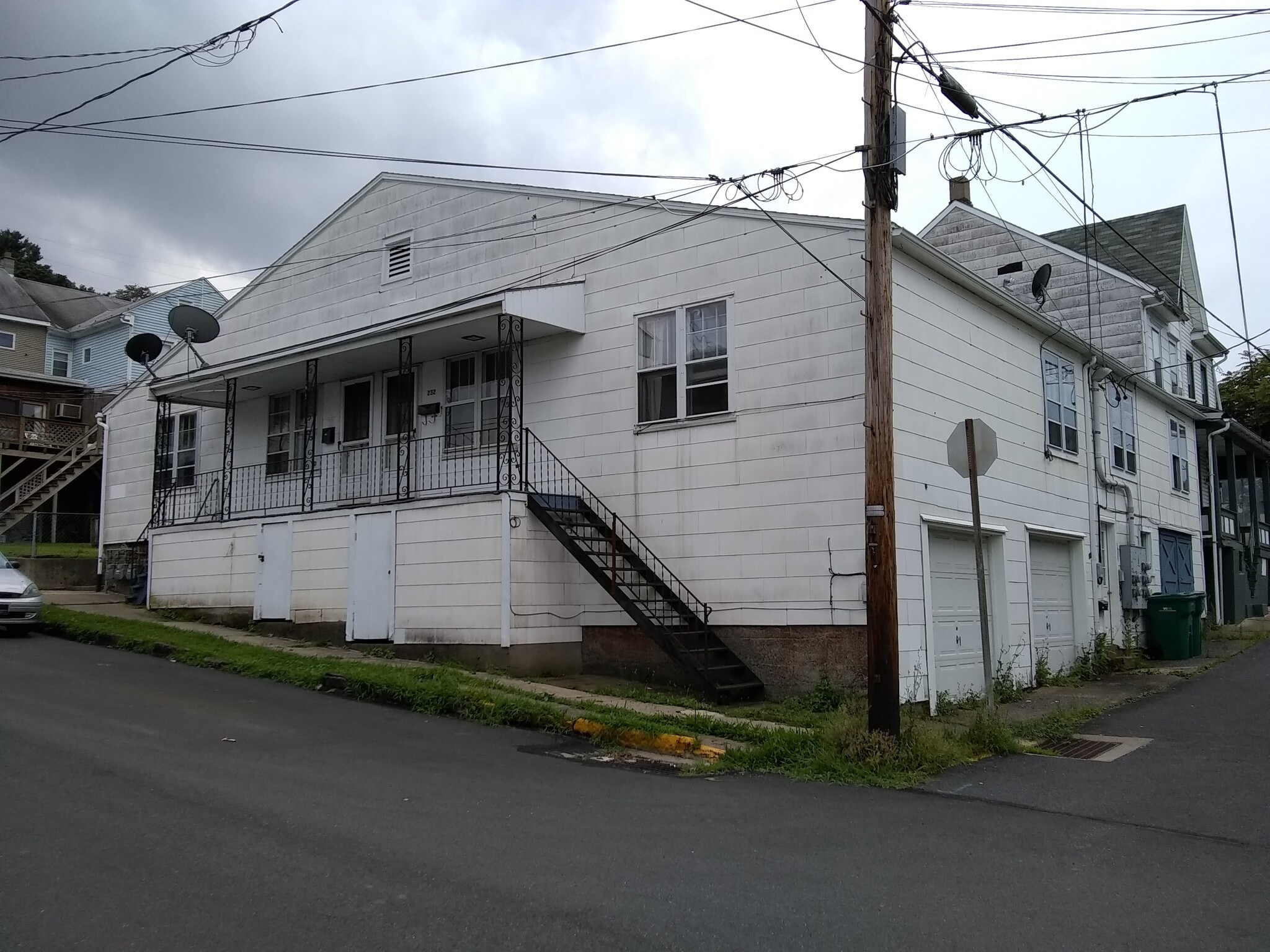Building Photo - 504 W Boyd St
