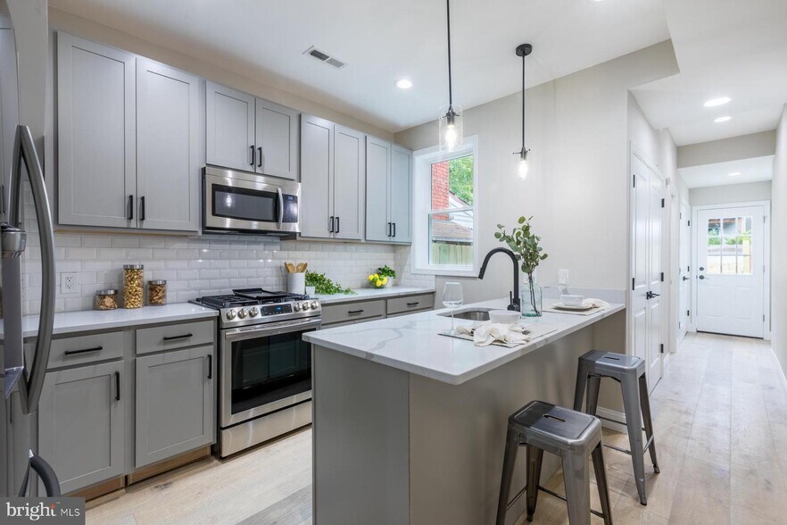 Kitchen - 239 14th Place, NE