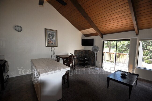 Building Photo - 12691 Junipero Serra Way
