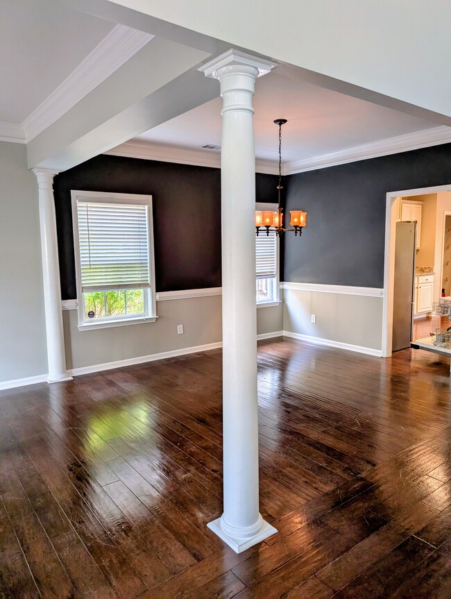 Building Photo - 13125 Morningpark Cir