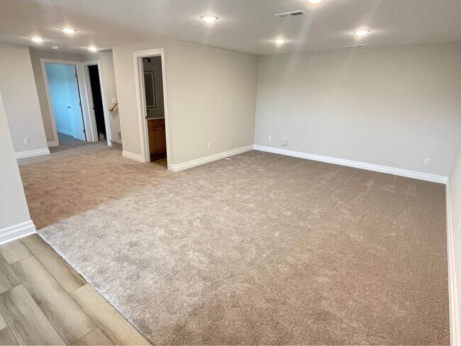 Building Photo - 5496 N Toben Dr