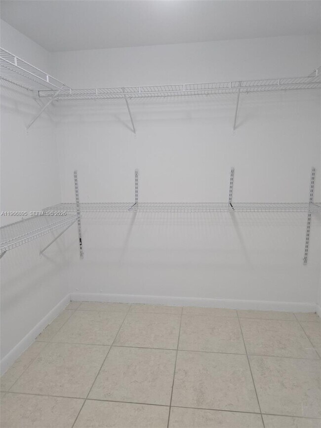 Building Photo - 2101 Brickell Ave