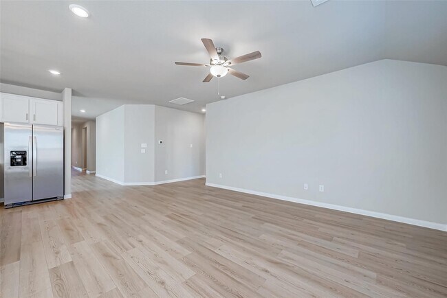 Building Photo - 1864 Canyon Live Oak St