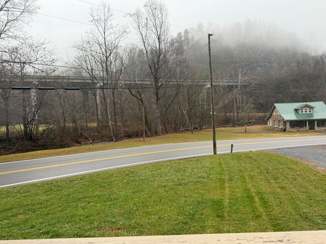 Building Photo - Quiet furnished retreat located in Erwin- Available NOW!