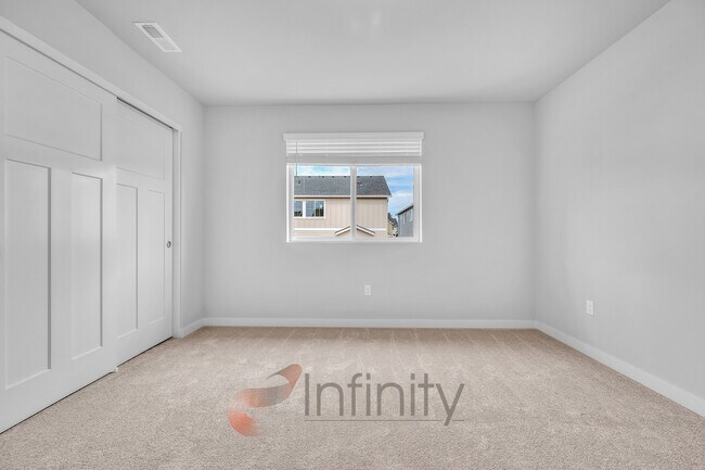 Building Photo - 8943 SW Vermillion Dr