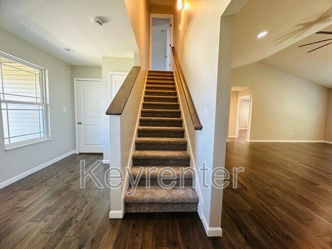 Building Photo - 6335 Altacrest Ln