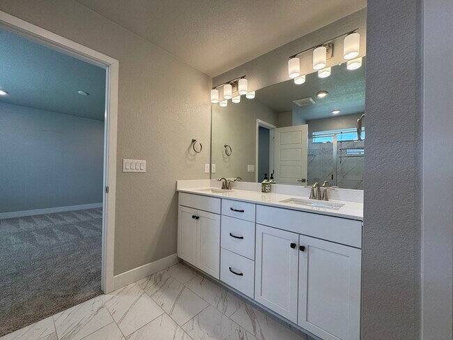Building Photo - 13427 Broad Wing Dr