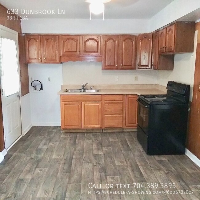 Building Photo - 633 Dunbrook Ln