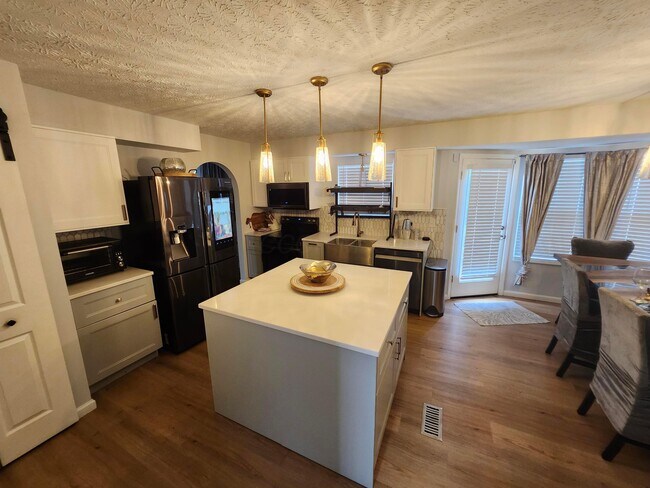 Building Photo - 8178 Slate Ridge Blvd