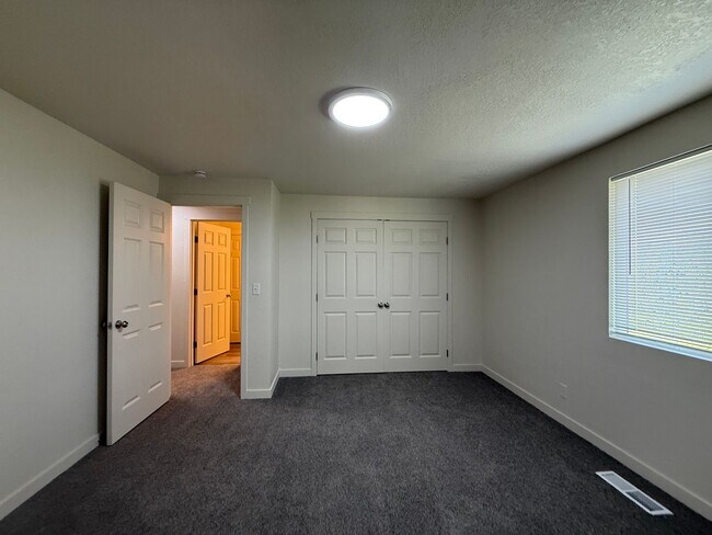 Building Photo - 371816