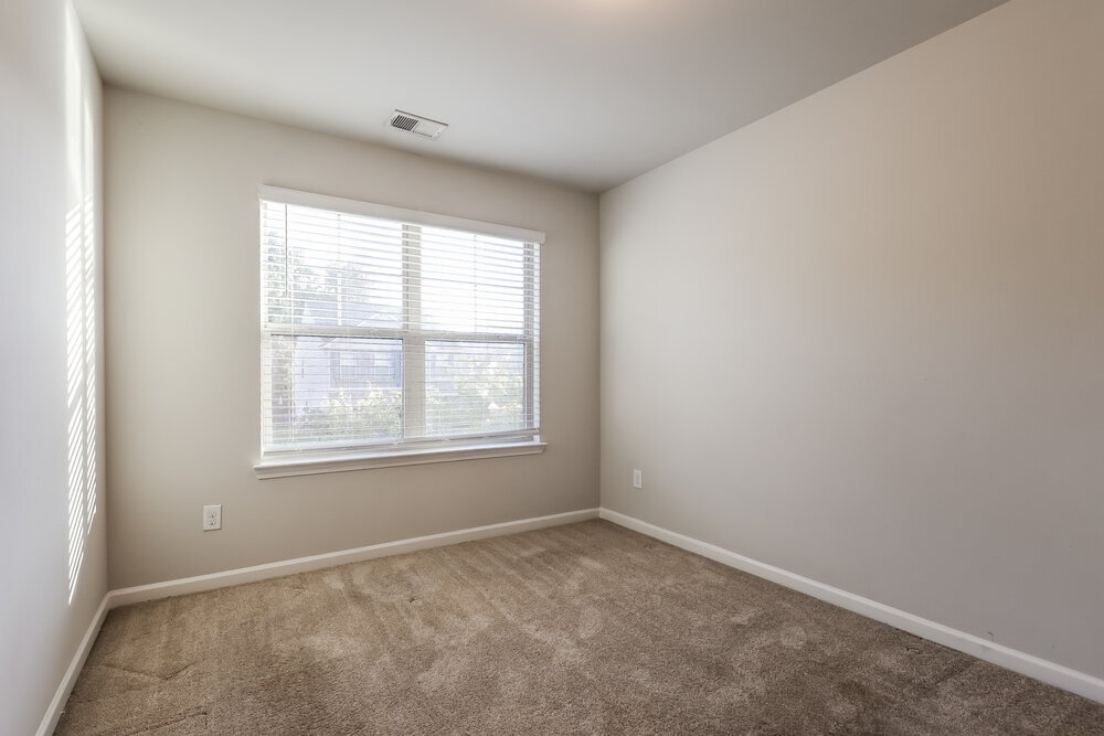 Building Photo - 285 Magnaview Dr