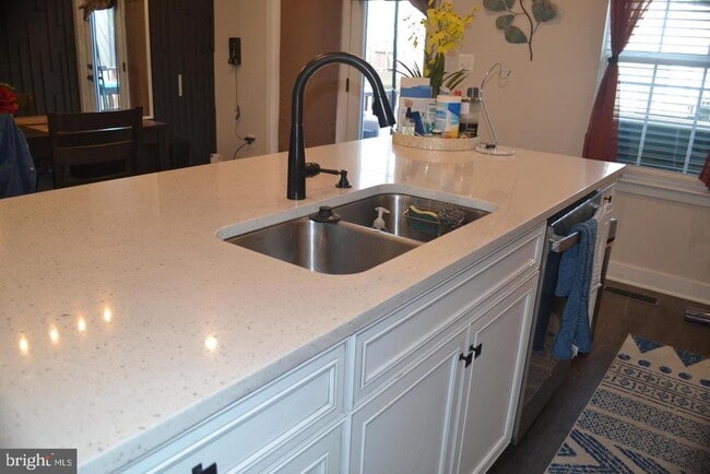 Building Photo - 1015 Rampart Dr