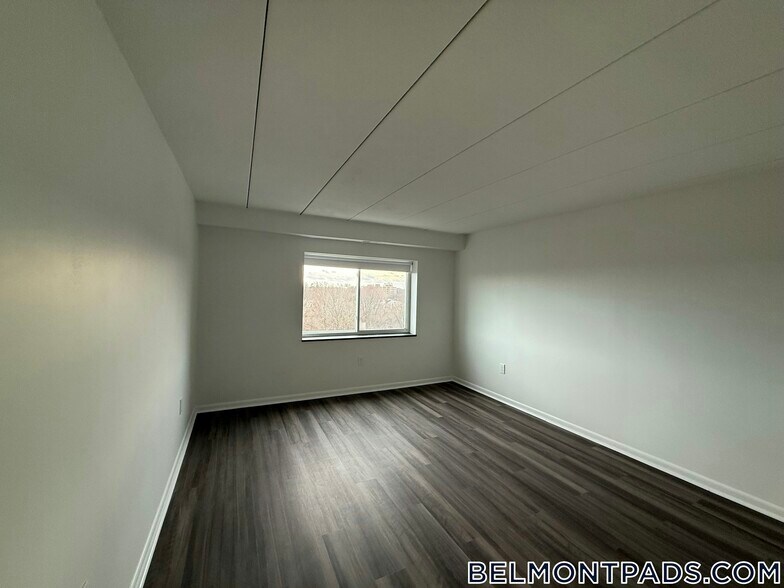 Building Photo - 53 Hill Rd