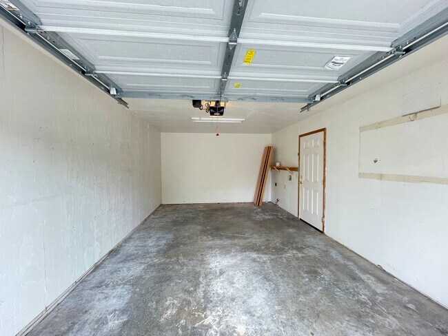 Building Photo - 1 Simpson St