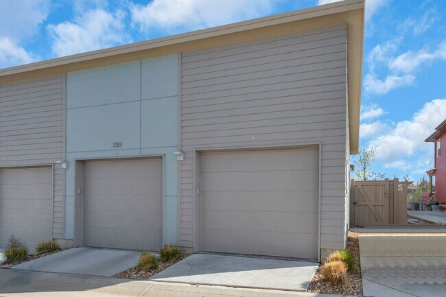 Building Photo - Modern 2BR Lafayette Home | Finished Basement, Garage & Quartz Kitchen