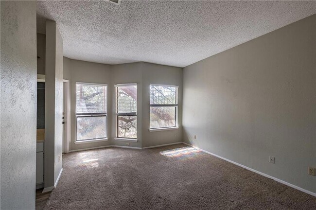 Building Photo - 5305 Indio Dr